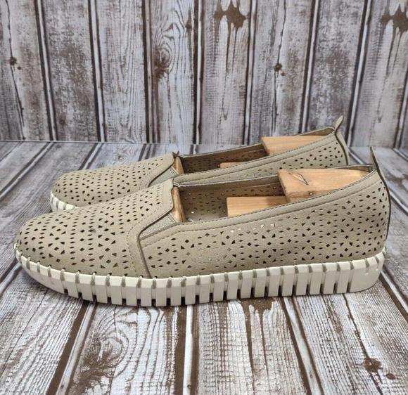 Shoes - Skechers Sepulveda Blvd A La Mode Women's Size 8 Air Cooled Comfort Shoe